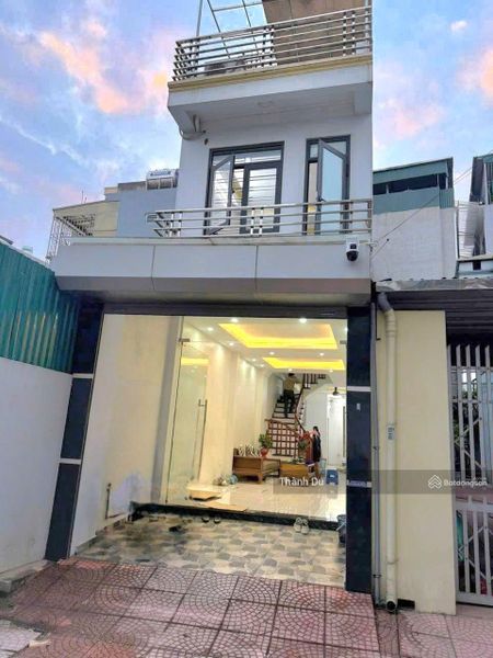 Cho thuê nhà nguyên căn Cự Khối - Long Biên 57m2 x 3 tầng 3PN - 10tr/thg ngõ ô tô