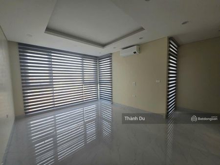 Cho thuê nhà nguyên căn Thượng Thanh mặt tiền 12m 80m2x6T thang máy thông sàn, văn phòng kết hợp ở