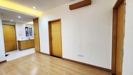 Cho thuê căn hộ 2 phòng ngủ, trung tâm Hoàn Kiếm, View thoáng, nhập tràn ánh sáng