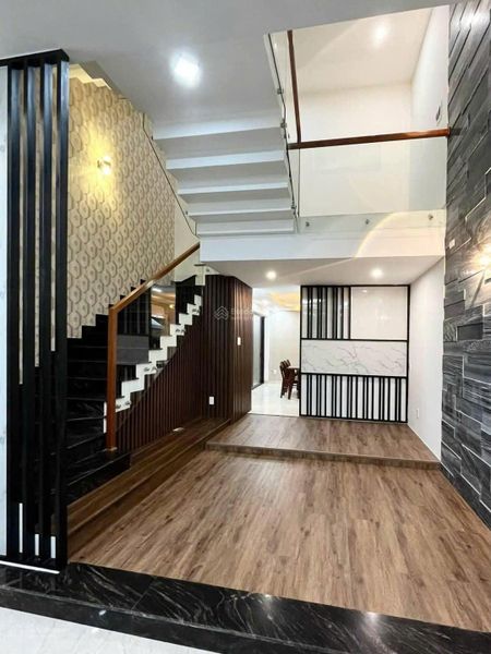 (NCC) cho thuê nhà 4 tầng mặt tiền Vũ Quỳnh, Thanh Khê, diện tích: 75m² x 4 tầng