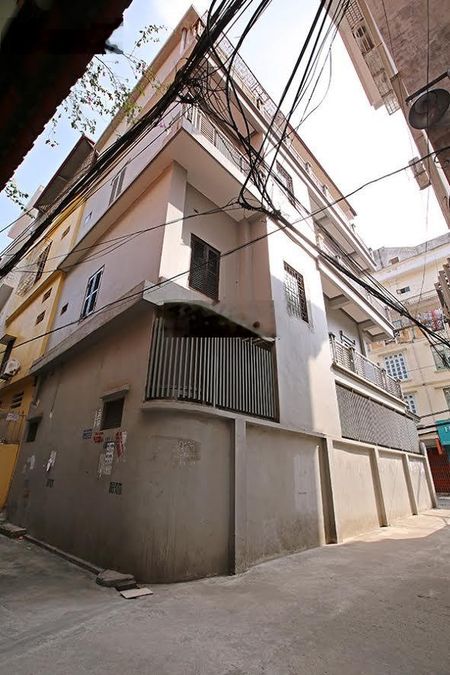 Cho thuê nhà nguyên căn phố Nam Dư, nội thất cơ bản, nhà mặt phố, 56,6m2 x 5 tầng