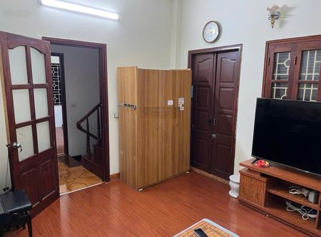 Cho thuê nhà riêng Quan Hoa 45m2 x 3 tầng, 3 ngủ, chỉ 11 triệu vào ngay