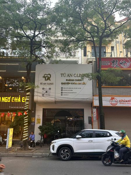 Cho thuê mặt bằng phố Đào Duy Từ vị trí siêu đẹp!! Diện tích: 70m² + 20m² Mặt tiền: 4m giá hạt rẻ