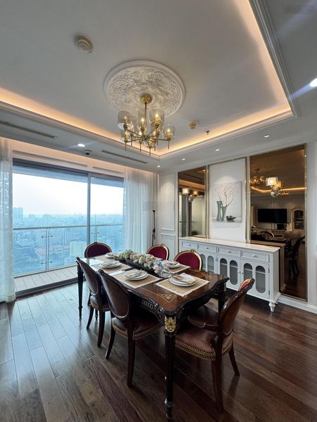 Vừa trống 3PN 175m2 70tr cho thuê căn hộ Vinhomes Đồng Khởi Q1