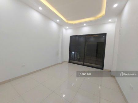 CHO THUÊ NHÀ NGUYÊN CĂN MẶT PHỐ BỒ ĐỀ 50m2 5T 6 phòng ở , kinh doanh giá 18 triệu