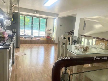 CHO THUÊ NHÀ NGUYÊN CĂN THẠCH BÀN LONG BIÊN 50m2 4PN full nội thất giá 15 tr