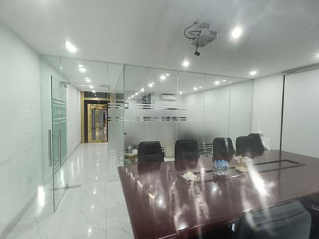 Cho thuê nhà Thiên Hiền DT 70m, 8 tầng, MT 5m,Thông sàn thang máy điều hòa nóng lạnh giá 65 triệu