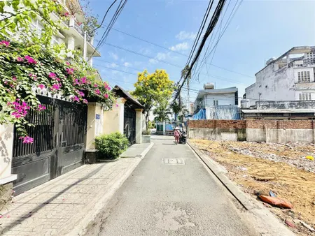 Đất 4m x 19.5m full thổ cư mặt tiền hẻm nhựa 5m thông đường quốc lộ 1a sát bên gò vấp
