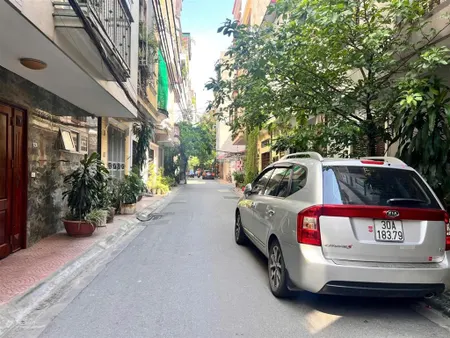 Bán mảnh đất trịnh công sơn phố đi bộ hồ tây 143m2, mặt tiền 7.3m2, 35 tỷ, ngõ rộng nông, gần phố.