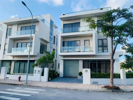 Chuyển công tác bán gấp biệt thự đơn lập 4 tầng 300m2 sân golf đồ sơn giá 11,85 tỷ. sổ đỏ lâu dài