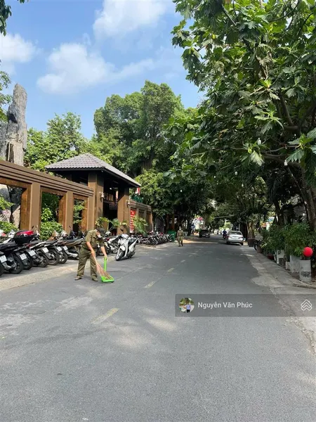 Bán biệt thự bình thọ. dt 17m*50m=810m2 mt công lý làng đại học. giá tốt chỉ 65 tỷ thương lượng