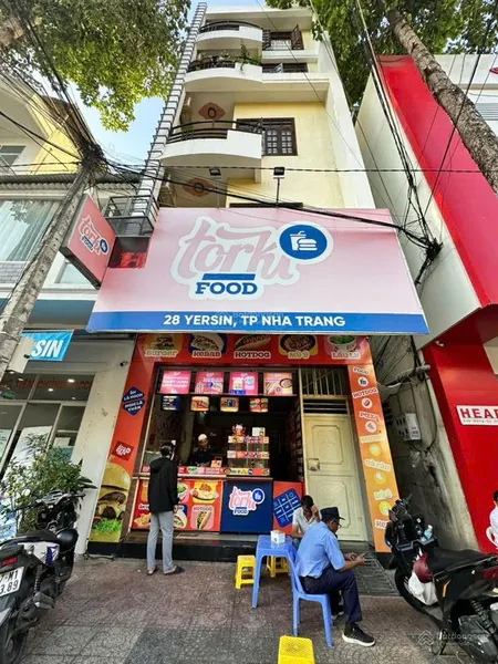[ toà 6 tầng, mặt tiền yersin sẵn thang máy ]** cách biển trần phú 700m giá 27 tỷ