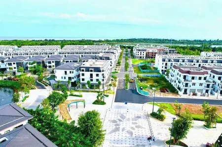 Chính chủ gửi bán căn nhà phố lavida vũng tàu 103m2 xây dựng 6x13, giá 8,850 tỷ sẵn sổ hồng.