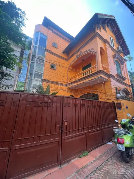 Bán 315m2 đất phố tây, tây hồ quảng an, mt rộng 15m, thoáng trước sau, ô tô 7 chỗ, sát hồ, xây chdv
