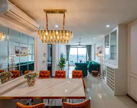 Chính chủ gửi bán căn góc 2pn + 1đn (107m2) view thoáng đẹp đã có sổ tại hà đô centrosa. tấn đại