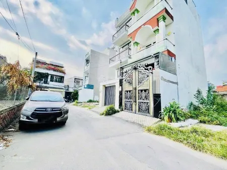Khu nhà lầu xây dựng 5 tầng tự do, hẻm xe hơi tránh thông cạnh vành đai 2 chỉ 75 triệu/ m2