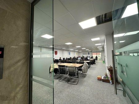 Cho thuê văn phòng toà VEAM phố Lạc Long Quân 70m2, 200m2, 300m2, 400m2, giá 140 nghìn/m2/th