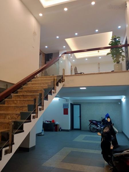 Cho thuê văn phòng khu vực Xuân La - Lạc Long Quân - Võ Chí Công diện tích sàn 25-40m2 giá 4-6triệu