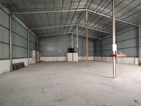 Cho thuê kho đường 21B, Thanh Mai, Thanh Oai, HN. DT 400m, cao 8m, xe 20 tấn đỗ cửa. Giá 15tr/th