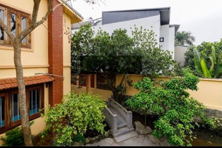 : Cho thuê nhà lâu dài: Đ/C: Ngõ 264 Âu Cơ - Phường Hồng Hà - Hà Nội. Diện tích: 500m2