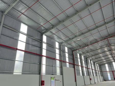 Kho xưởng 2.800m² có PCCC tự động và điện 3 pha, đường Quốc Lộ 61C gần ngã 3 đường Vành Đai