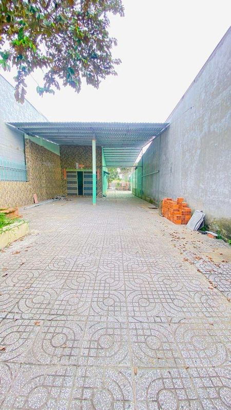 Cho thuê 1.200 m2 kho và nhà có sân Nguyễn Văn Cừ 15 triệu