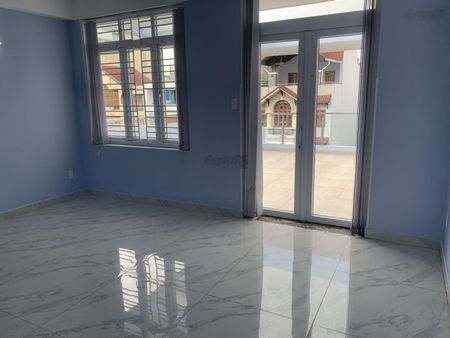 Cho thuê nhà khu TRUNG SƠN: 5x20m, trệt, 3 lầu, mới sơn, nội thất cơ bản. 26 triệu/tháng