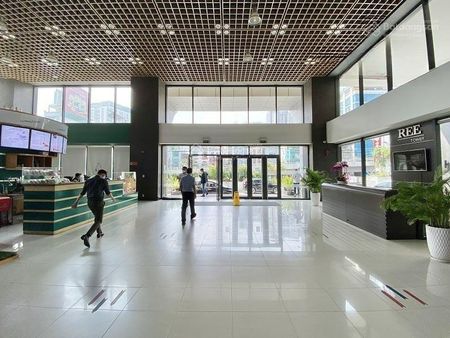 Cho thuê văn phòng, cao ốc Ree Tower đường Đoàn Văn Bơ, Quận 4, DT: 200 - 300m2. LH: 0906391898