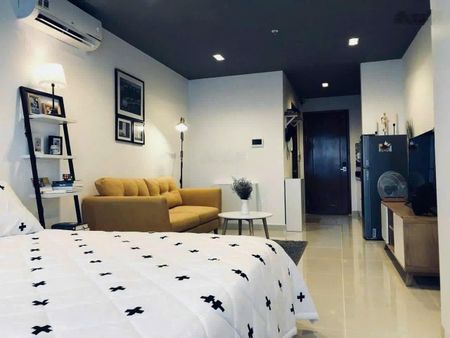 Chính chủ cần cho thuê gấp căn hộ Sky Center 36m2 OT 9.5 triệu ở liền.ĐT: 0909476987 Cường view mát