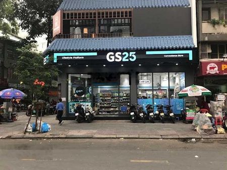 Cho thuê nhà góc 2 mặt tiền đường Hồ Tùng Mậu, Quận 1. DT: 8x20m, 1 trệt 2 lầu, DTSD: 480m2