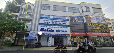 Cho thuê nhà mặt tiền Tân Hương 3 lầu - ngang 10m - ngay ngã tư