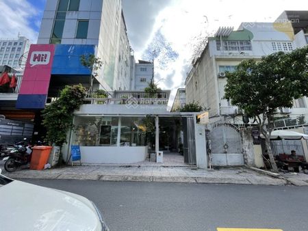 Cho thuê nhà mặt tiền Phan Kế Bính, Quận 1. DT: 15x35m, 1 trệt, 1 lầu. DTSD: 1.800m2