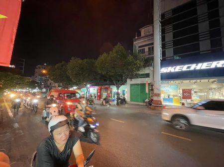 Cho thuê siêu phẩm Bình Thới 8x28m trống suốt mới đẹp gần sát vòng xoay cho bank - showroom - FNB