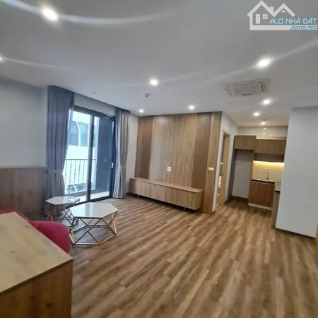 Cho thuê toà khách sạn căn hộ dịch vụ hạng sang phố Quảng Bá view hồ Tây 400m, full NT