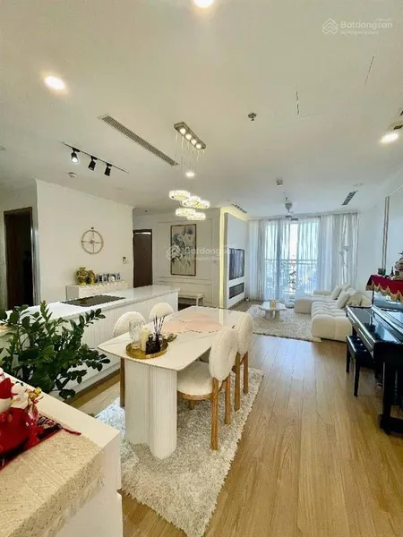 Bán căn hộ tòa 671 hoàng hoa thám, ba đình, 90m2, 8 tỷ, 3 pn, 2 wc, sổ đỏ cc, full nội thất mới đẹp