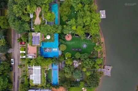 Bán gấp biệt thự 800m2 cho chủ mới để ở hoặc kinh doanh ( view hồ rộng)