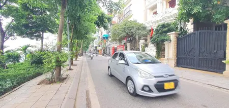 Apartment view hồ nhật chiêu lô góc mặt tiền 10m 25 tỷ cách hồ 10m