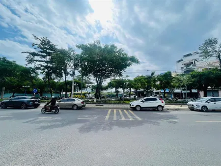 Nhà cấp 4 mặt tiền dã tượng khá gần nguyễn tri phương giá 18,9 tỷ.