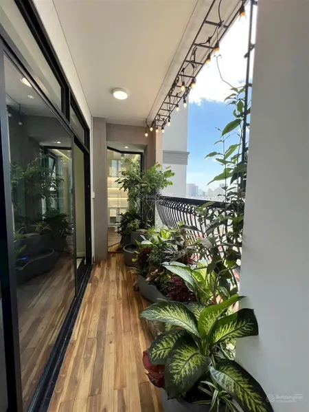 Gia đình cần bán căn 4pn 148m2, căn góc nguyên bản, giá bán 22.5 tỷ. 0936 242 ***