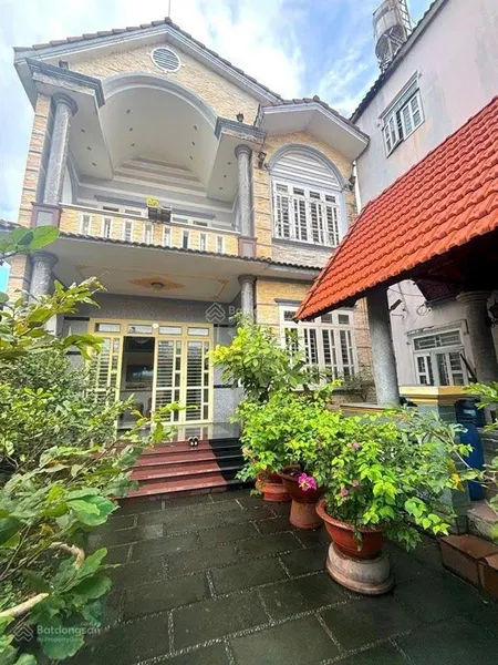 Biệt thự sân vườn ngay phạm văn đồng linh tây thủ đức giá tốt nhất thủ đức 200m ( 9x22)