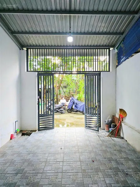 3,6 tỷ, bán đất tặng nhà 2 tầng, 64m(4x16), gần đại hoc tài chính marketing, võ văn hát.