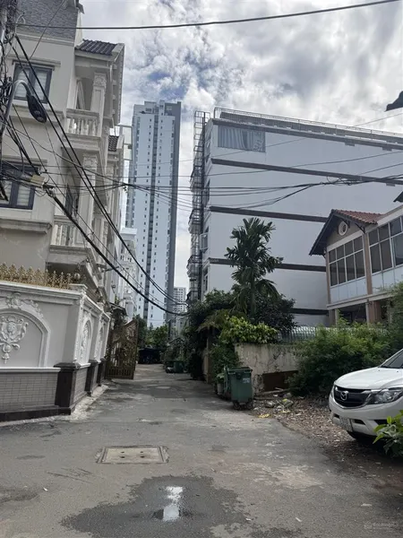 Bán nhà 3 tấm đường lê thị chợ quận 7 oto ngủ trong nhà 9,5 tỷ kế chi cục thuế