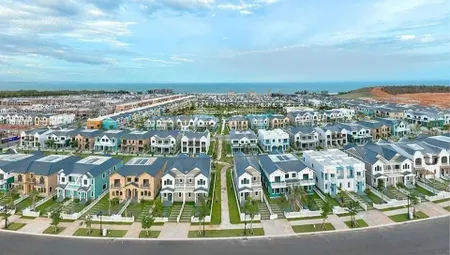 Cắt lỗ sâu biệt thự 160m nằm trên đường chính 16m giá 4.5 tỷ bao thuế phí novaworld 0966 765 ***