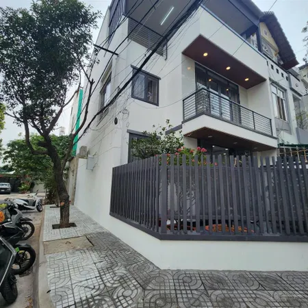 Bán biệt thự căn góc hai mặt tiền đường số phạm hữu lầu p. phú mỹ quận 7