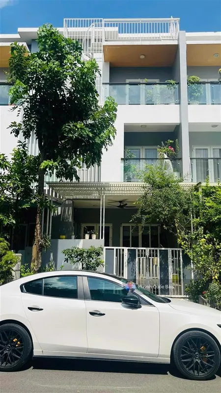 Tuyệt phẩm 2 mặt tiền view trực diện hồ bơi 216m2 sàn giá đáy 8,1 tỷ mega village khang điền