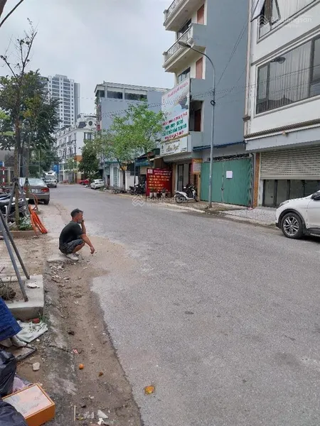 Cần bán mảnh đất f0, 80m, mt5, bà bán để chia tài sản cho con gái và con trai