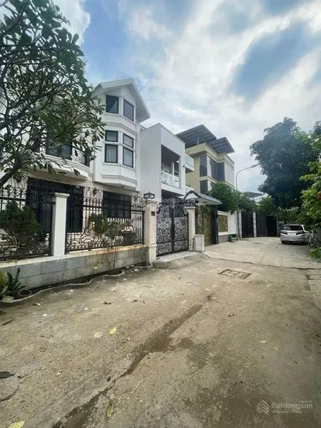 Bán nhà đất biệt thự 10m x 20m kdc đại phúc, phạm hùng nguyễn văn linh, bình hưng.