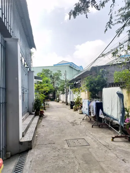 Chủ ngộp bank cần bán gấp lô đất dt 7x30m hẻm ô tô đường man thiện khu kinh doanh sầm uất giá 10tỷ