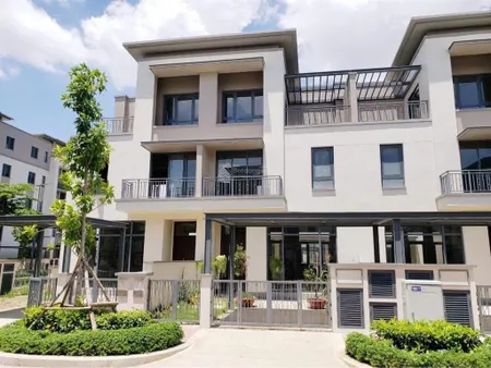 Bán gấp nhà phố swanpark, vị trí đẹp gần cổng và clubhouse giá chỉ 5,1 tỷ bao hết thuế phí