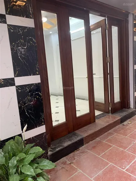 Bán nhà mới tinh cự khối, long biên giá hời đón tết